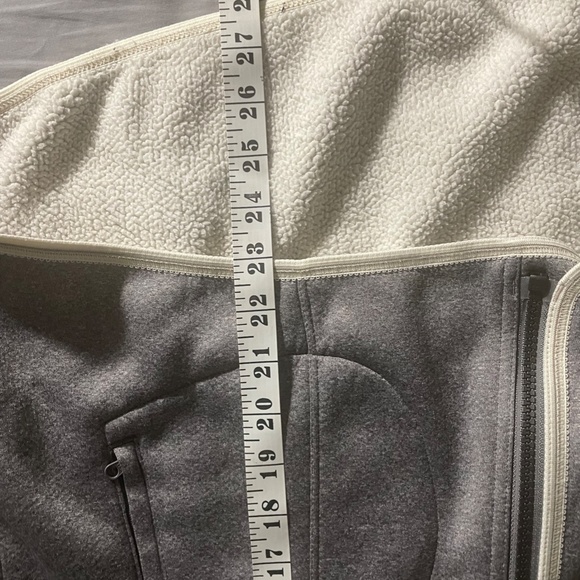 Lolë light grey hooded cardi-jackett with an asymmetrical front zipper size L - Picture 14 of 14